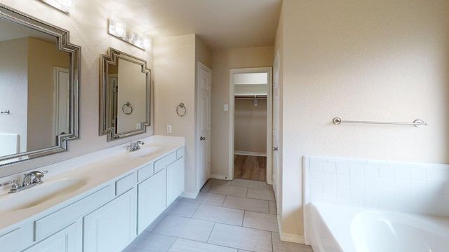 4828 Curzon Avenue, Fort Worth, TX 76107