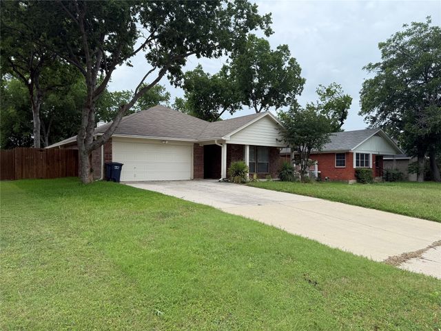 4828 Curzon Avenue, Fort Worth, TX 76107