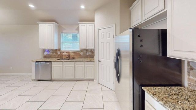 4828 Curzon Avenue, Fort Worth, TX 76107