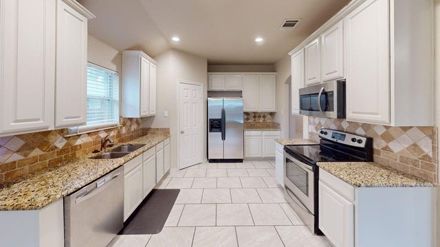 4828 Curzon Avenue, Fort Worth, TX 76107