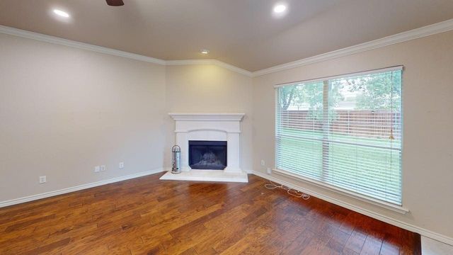 4828 Curzon Avenue, Fort Worth, TX 76107