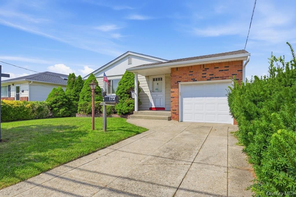 173 12th Street, Bethpage, NY 11714 — photo 3