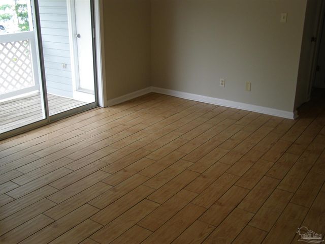 601 E Burgess Rd E-3, Pensacola, FL 32504