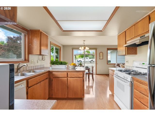 462 Ne 24TH Ave, Hillsboro, OR 97124