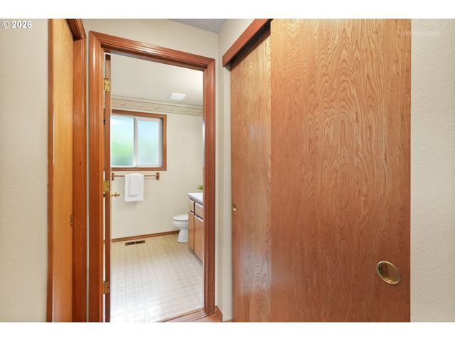 462 Ne 24TH Ave, Hillsboro, OR 97124