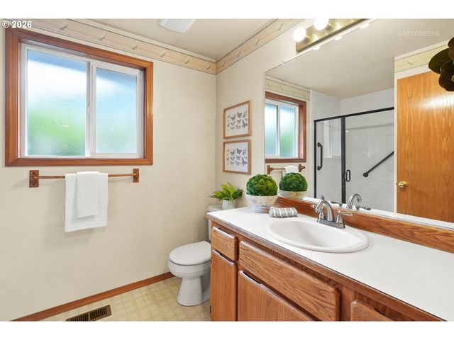 462 Ne 24TH Ave, Hillsboro, OR 97124