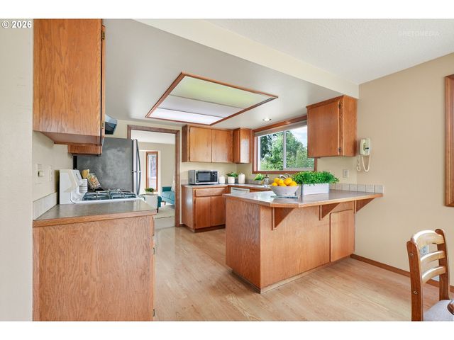 462 Ne 24TH Ave, Hillsboro, OR 97124