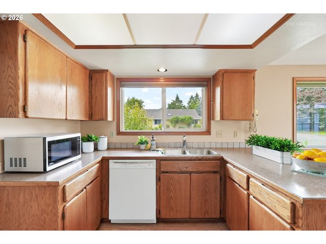 462 Ne 24TH Ave, Hillsboro, OR 97124
