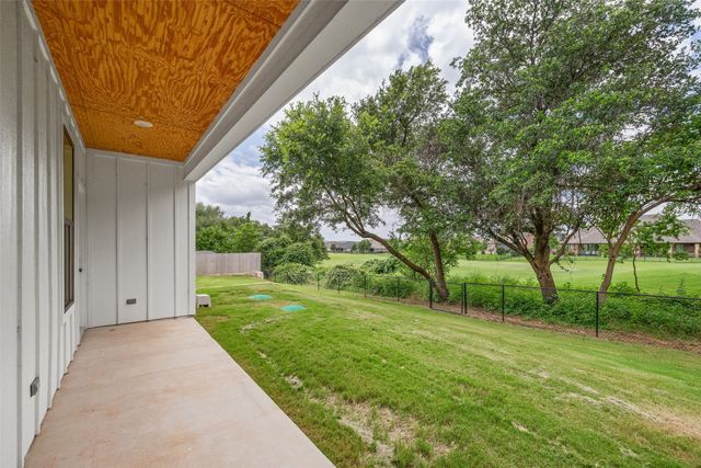 1010 Mustang Trail, Granbury, TX 76049