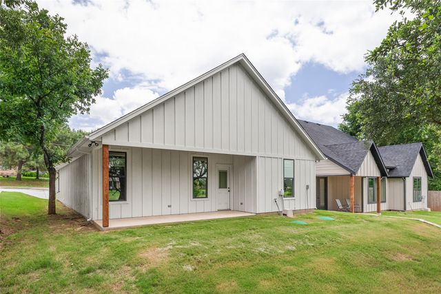 1010 Mustang Trail, Granbury, TX 76049