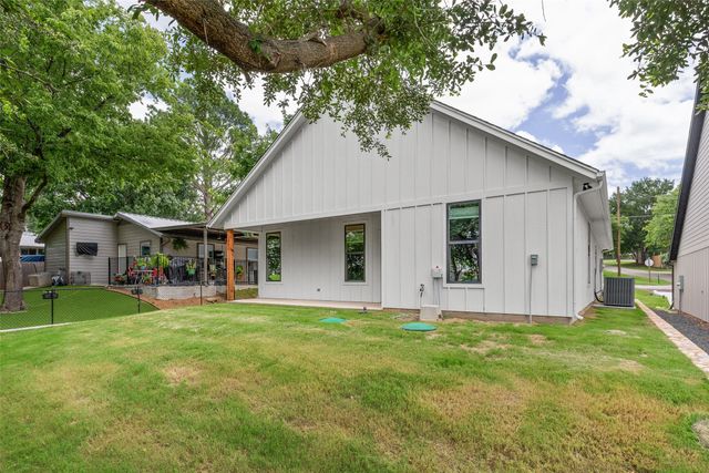 1010 Mustang Trail, Granbury, TX 76049
