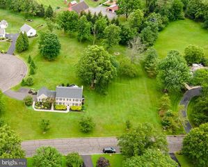 5758 BELMONT MANOR DR, Pipersville, PA 18947