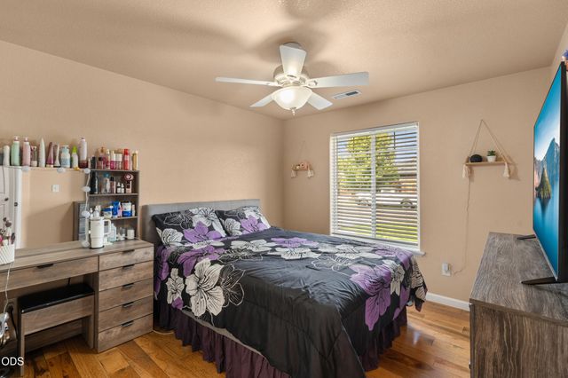 907 Worchester Drive, Medford, OR 97501
