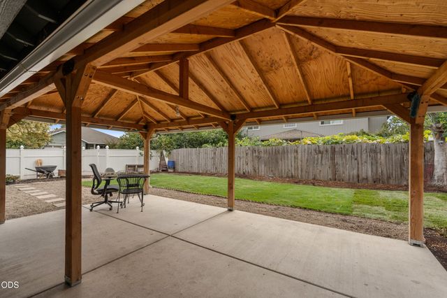 907 Worchester Drive, Medford, OR 97501