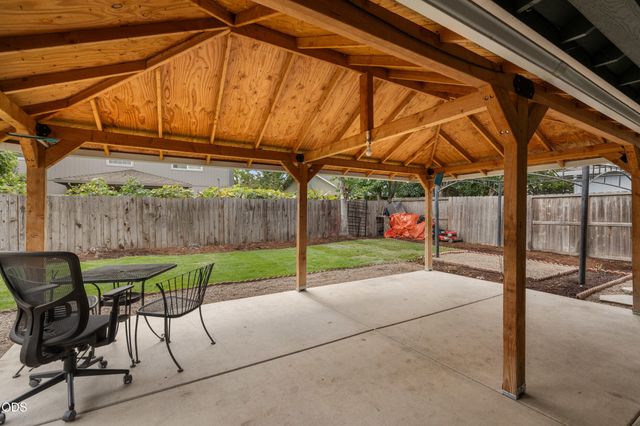 907 Worchester Drive, Medford, OR 97501