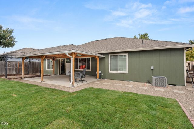 907 Worchester Drive, Medford, OR 97501