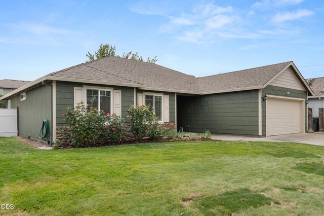 907 Worchester Drive, Medford, OR 97501