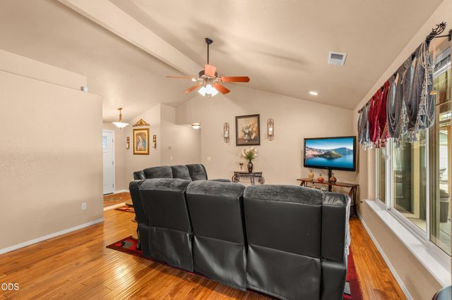 907 Worchester Drive, Medford, OR 97501