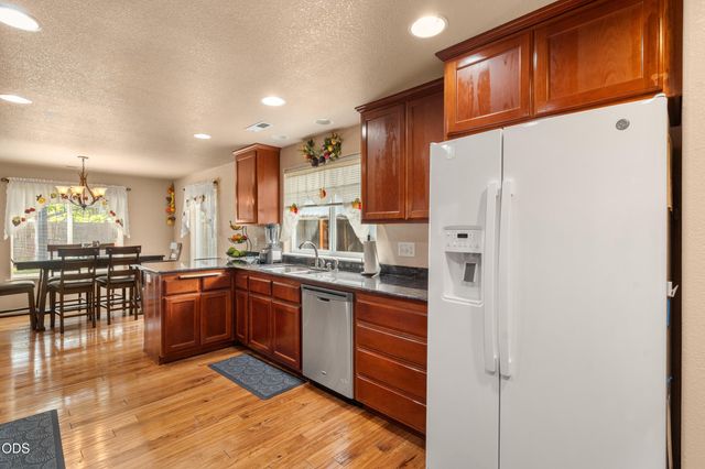 907 Worchester Drive, Medford, OR 97501