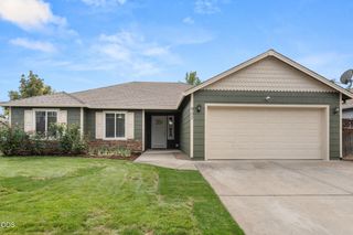 907 Worchester Drive, Medford, OR 97501