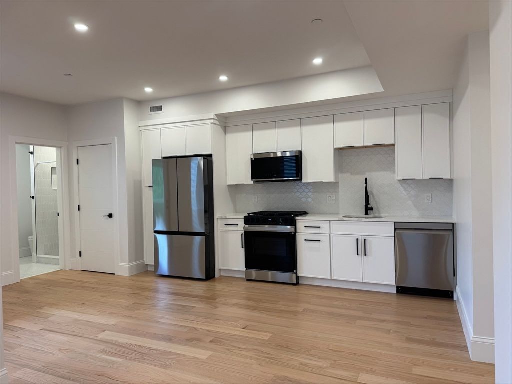 531 Bennington 2, Boston, MA 02128
