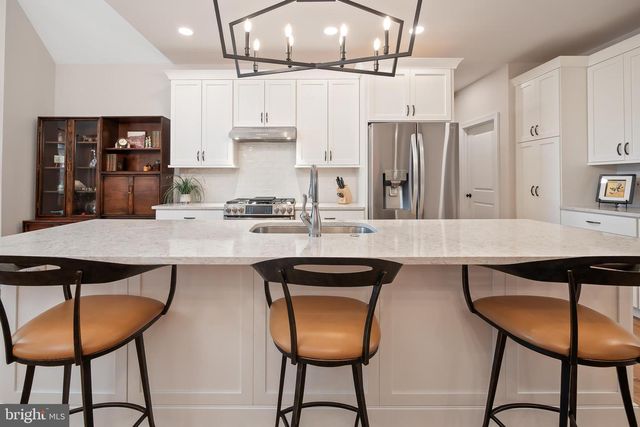 4459 OLD SAUCON RD, Bethlehem, PA 18015