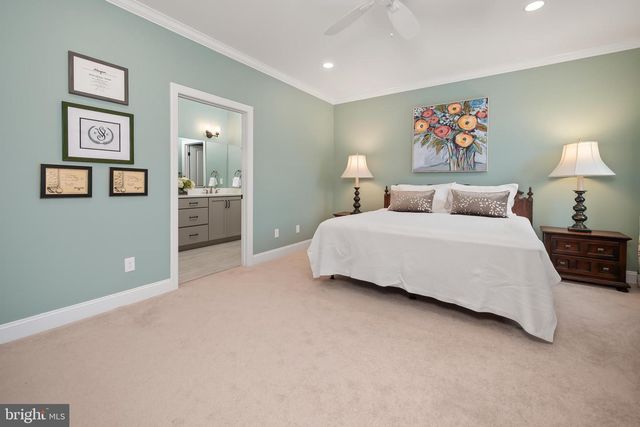 4459 OLD SAUCON RD, Bethlehem, PA 18015