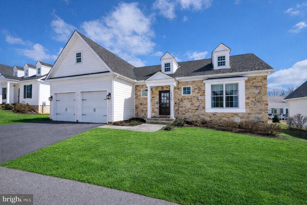 4459 OLD SAUCON RD, Bethlehem, PA 18015