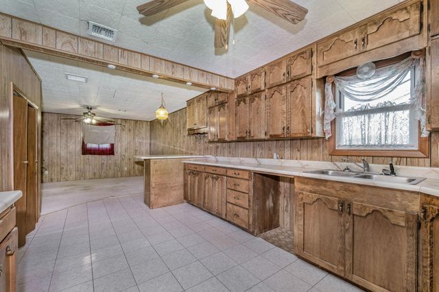 2133 HAMILTON Street, Pampa, TX 79065