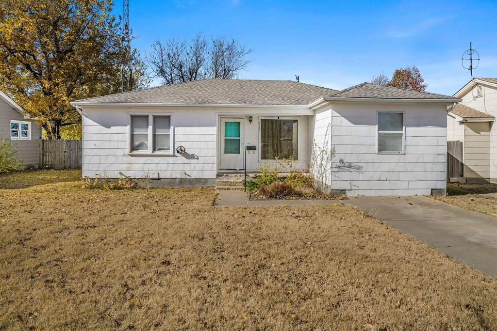 2133 HAMILTON Street, Pampa, TX 79065