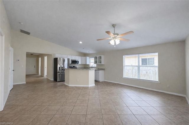 2310 NE 8th PL, Cape Coral, FL 33909