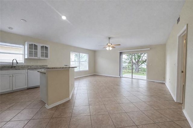 2310 NE 8th PL, Cape Coral, FL 33909