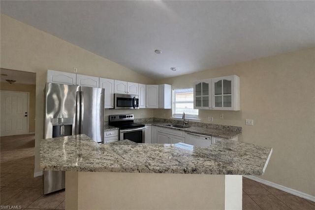 2310 NE 8th PL, Cape Coral, FL 33909