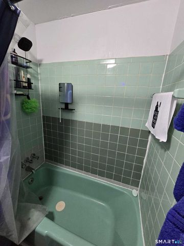 880 First Avenue, West Haven, CT 06516