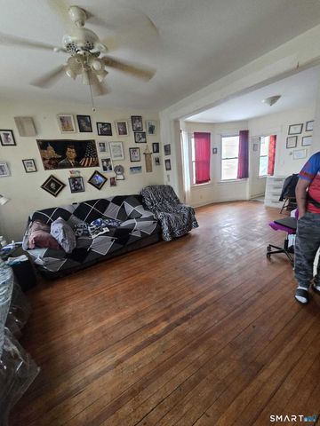 880 First Avenue, West Haven, CT 06516