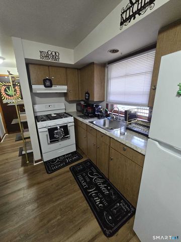 880 First Avenue, West Haven, CT 06516