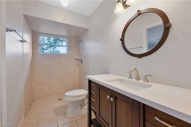 1723 Camelia LN, Naples, FL 34105