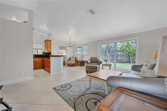 1723 Camelia LN, Naples, FL 34105