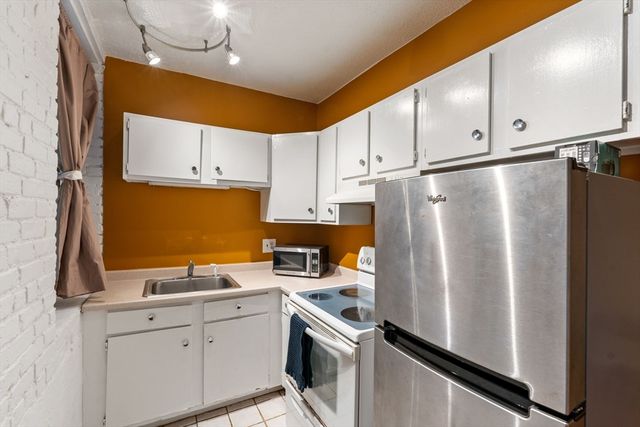 19 Fayette St 1, Boston, MA 02116