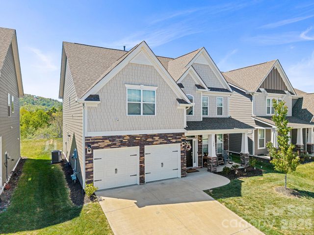 199 Fox Cove Road, Hendersonville, NC 28792