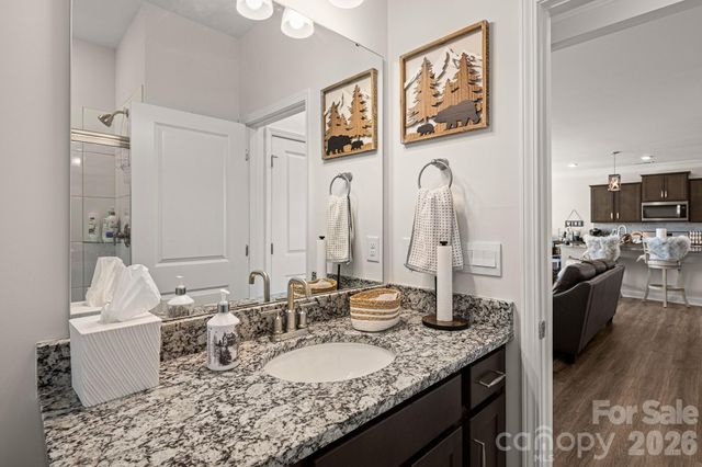 199 Fox Cove Road, Hendersonville, NC 28792