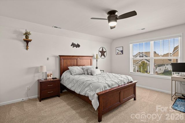 199 Fox Cove Road, Hendersonville, NC 28792