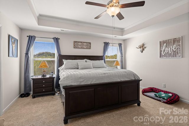 199 Fox Cove Road, Hendersonville, NC 28792