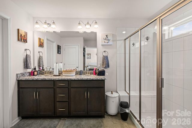 199 Fox Cove Road, Hendersonville, NC 28792