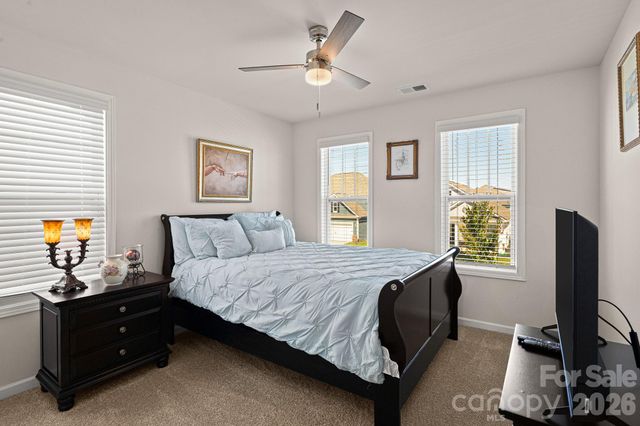 199 Fox Cove Road, Hendersonville, NC 28792