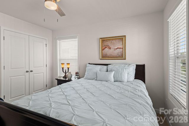 199 Fox Cove Road, Hendersonville, NC 28792