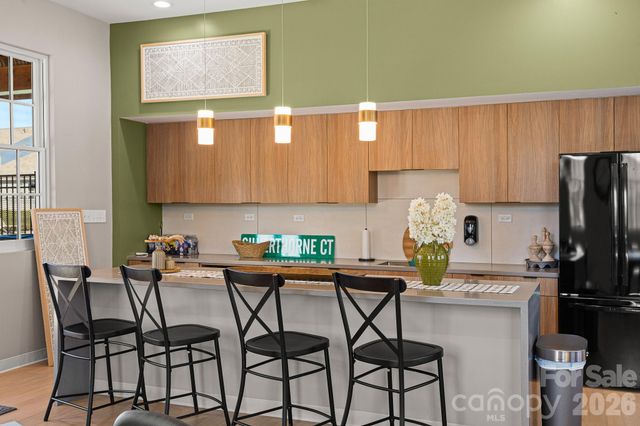 199 Fox Cove Road, Hendersonville, NC 28792