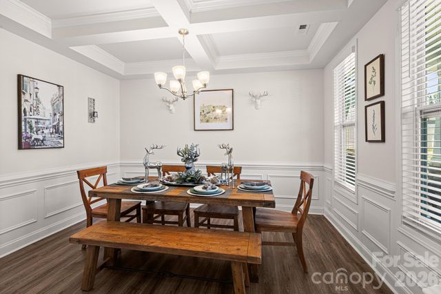 199 Fox Cove Road, Hendersonville, NC 28792