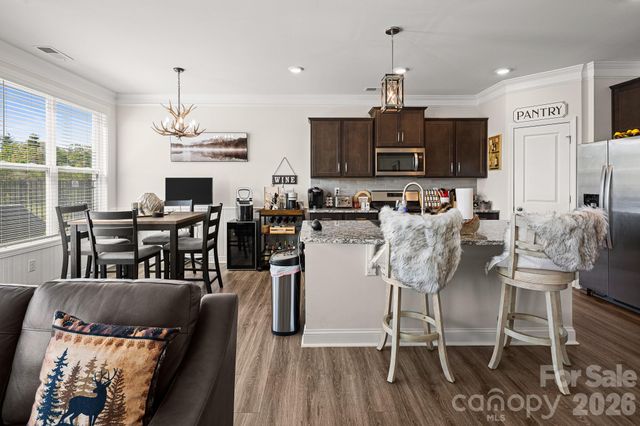 199 Fox Cove Road, Hendersonville, NC 28792
