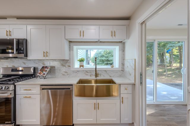 308 Laurel St, Bridgewater, MA 02324